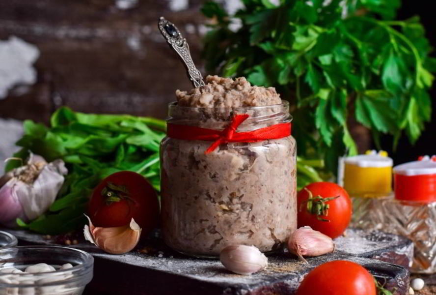 Постный паштет из фасоли с грибами