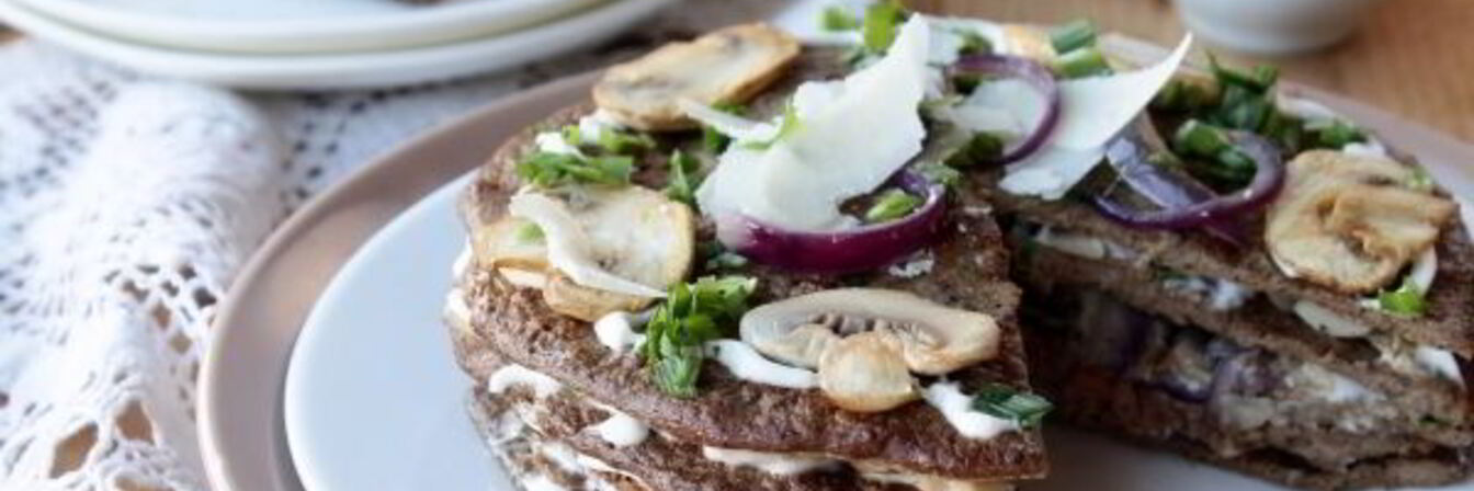 Печеночный торт с грибами