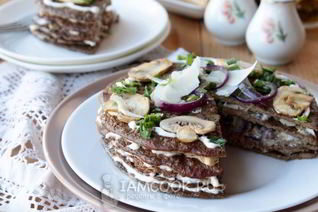 Печеночный торт с грибами