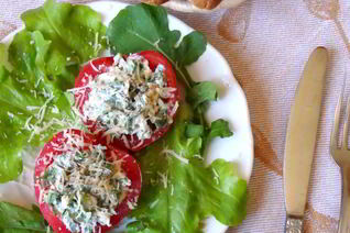 Помидоры, фаршированные рукколой