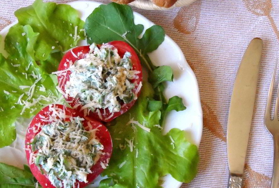 Помидоры, фаршированные рукколой