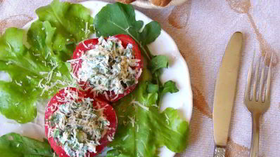 помидоры, фаршированные рукколой