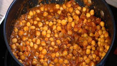 пряные яйца, запеченные с нутом