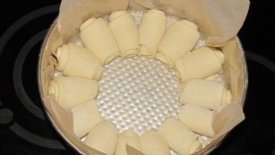 булочки-роллы с грибным дип-соусом