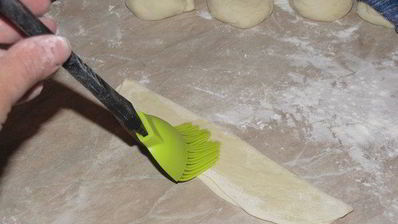 булочки-роллы с грибным дип-соусом