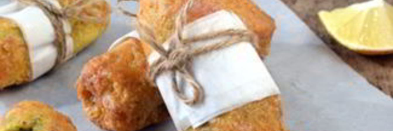 Хрустящие роллы с начинкой из рыбы и песто