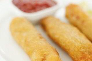 Китайские весенние роллы с креветками и бобовыми проростками