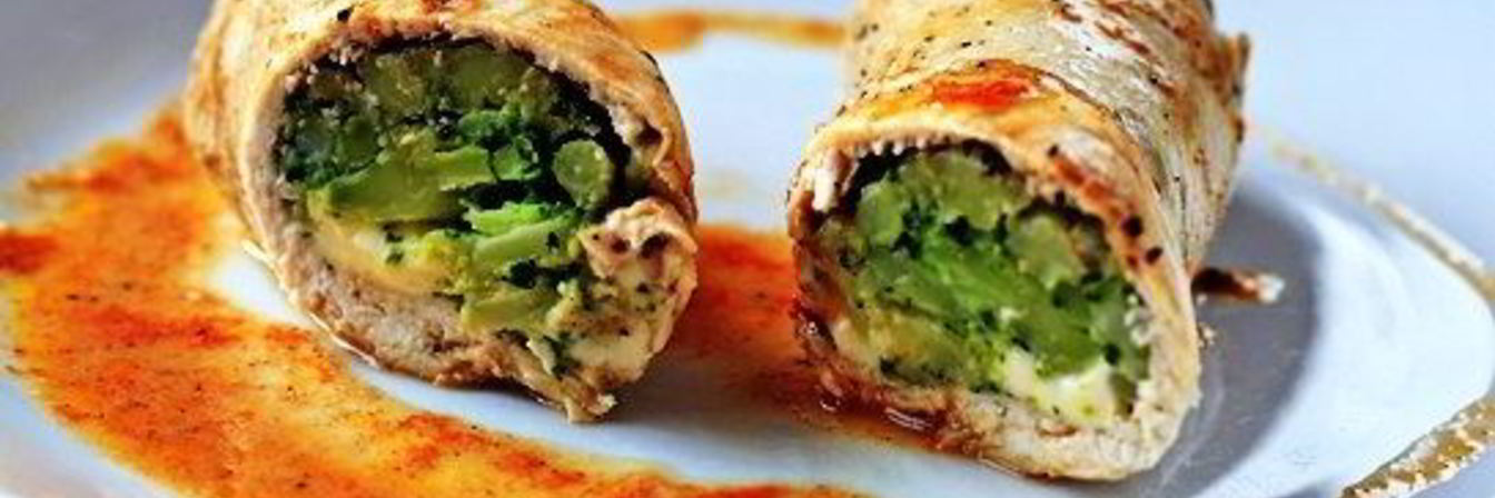 Куриные роллы, фаршированные брокколи и сыром