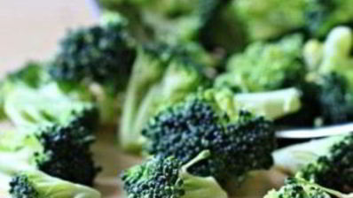 куриные роллы, фаршированные брокколи и сыром