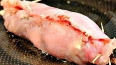 куриные роллы, фаршированные брокколи и сыром