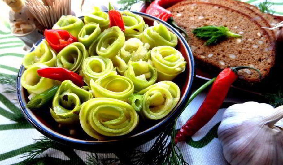 Рецепт маринованных роллов из молодых кабачков