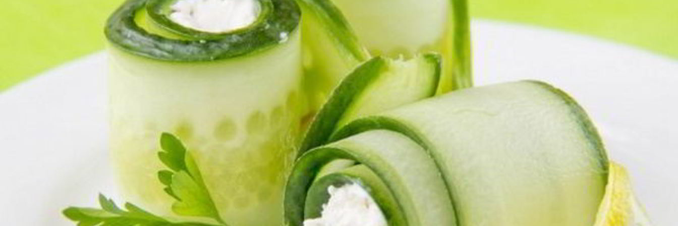 Огуречные роллы с авокадо и сыром