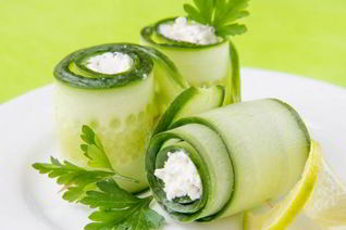 Огуречные роллы с авокадо и сыром