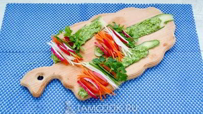 овощные роллы с огурцом и авокадо