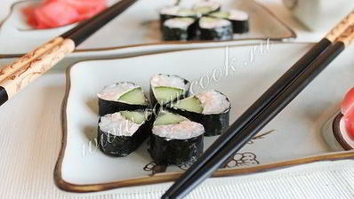 ролл цветок с огурцом и лососевым маслом