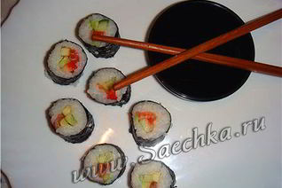 Роллы Калифорния с креветками и крабовым мясом