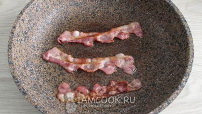 роллы с кальмаром и беконом