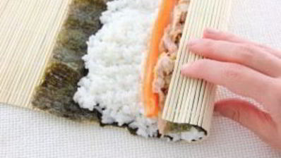 роллы с консервированным тунцом