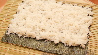 роллы с креветками, чукой и лососем