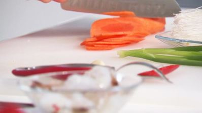 роллы с креветками и сангрия