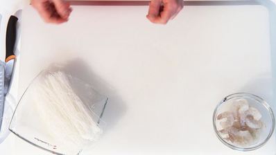 роллы с креветками и сангрия