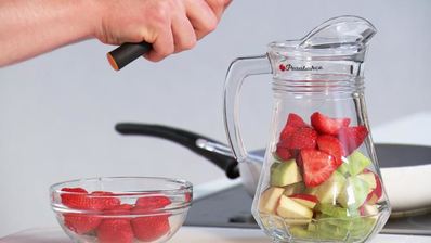 роллы с креветками и сангрия