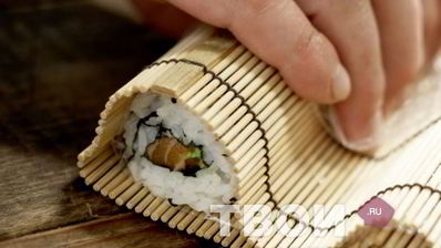 роллы с лососем
