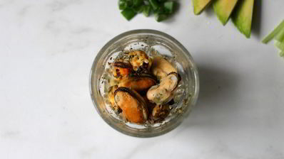 роллы с мидиями и овощами