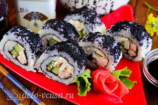 Роллы с огурцом, курицей и тофу