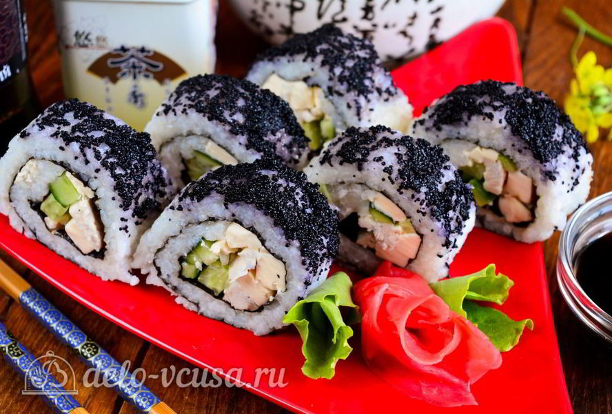 Роллы с огурцом, курицей и тофу