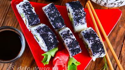 роллы с огурцом, курицей и тофу