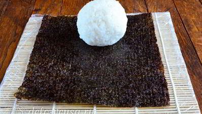 роллы с огурцом, курицей и тофу