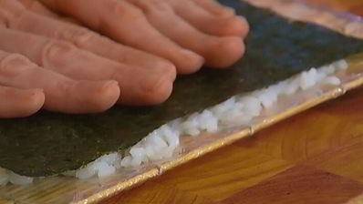 роллы с угрем, авокадо и огурцом