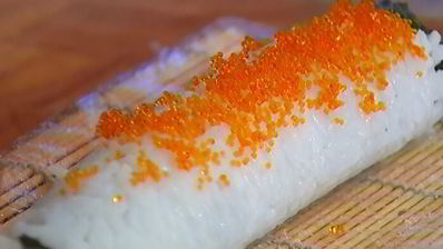 роллы с угрем, авокадо и огурцом