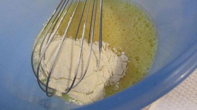 роллы с яичных блинчиков с курицей и салатом