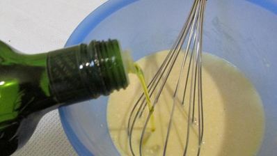 роллы с яичных блинчиков с курицей и салатом