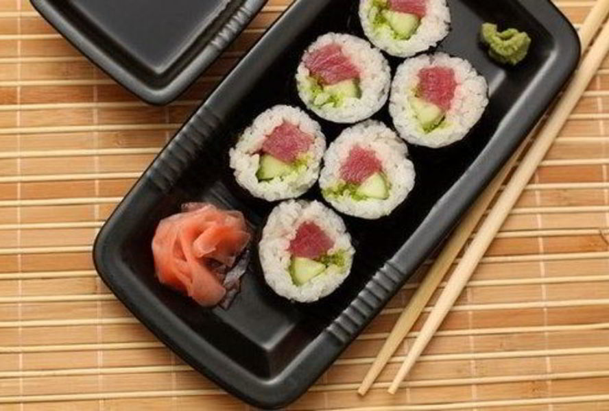 Роллы со свежим огурцом и тунцом