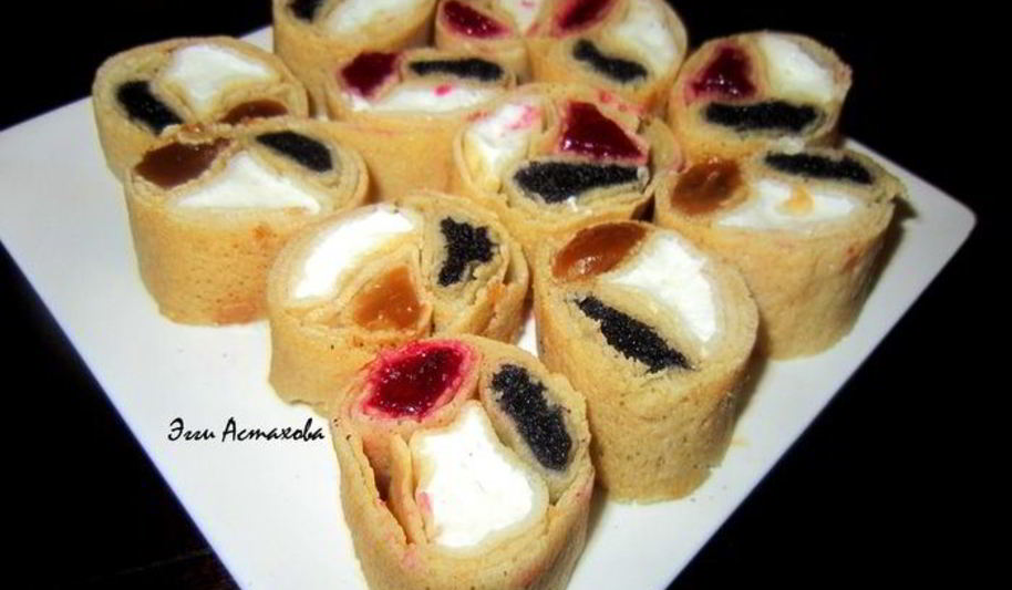 Рецепт сладких блинных роллов три вкуса с соусами