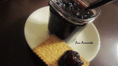 сладкие блинные роллы три вкуса с соусами