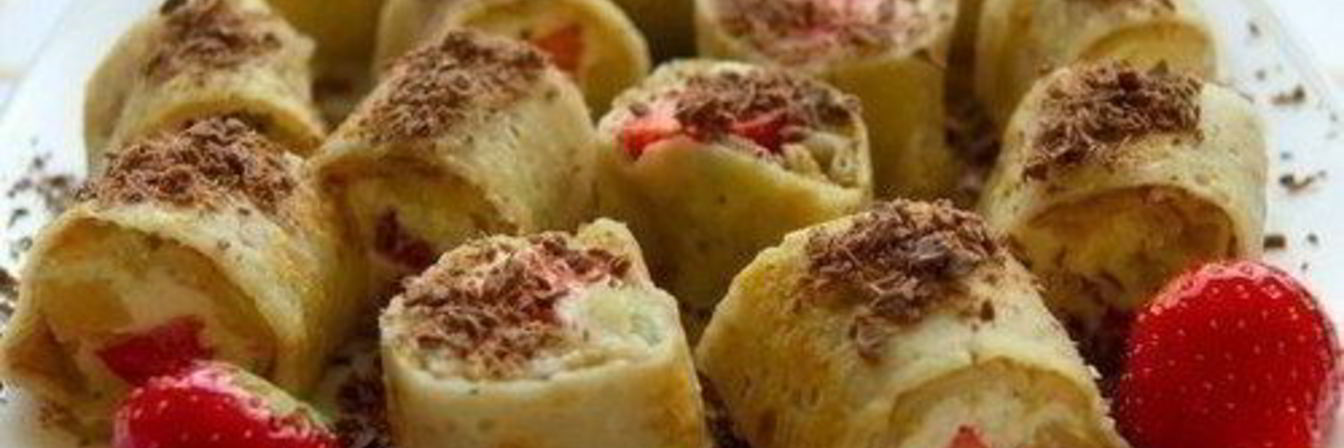 Сладкие роллы с начинкой из творога и фруктов