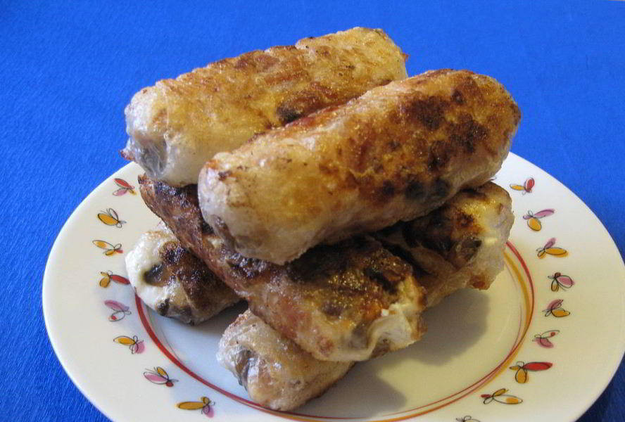 Спринг-роллы с курицей, грибами и сливочным сыром