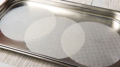 спринг-роллы с овощами и соусом