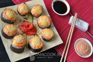 Запеченные роллы с крабовыми палочками