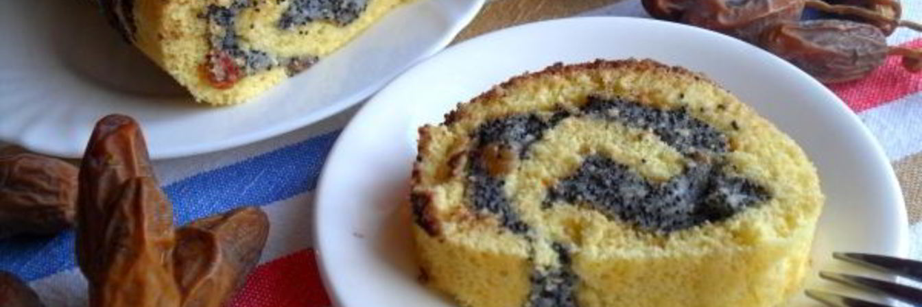 Бисквитный рулет с маком и изюмом