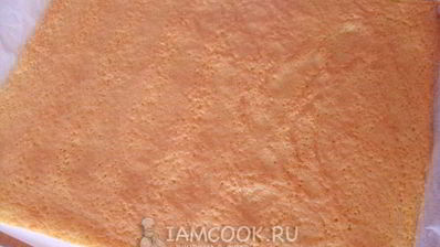 бисквитный рулет с маком и изюмом