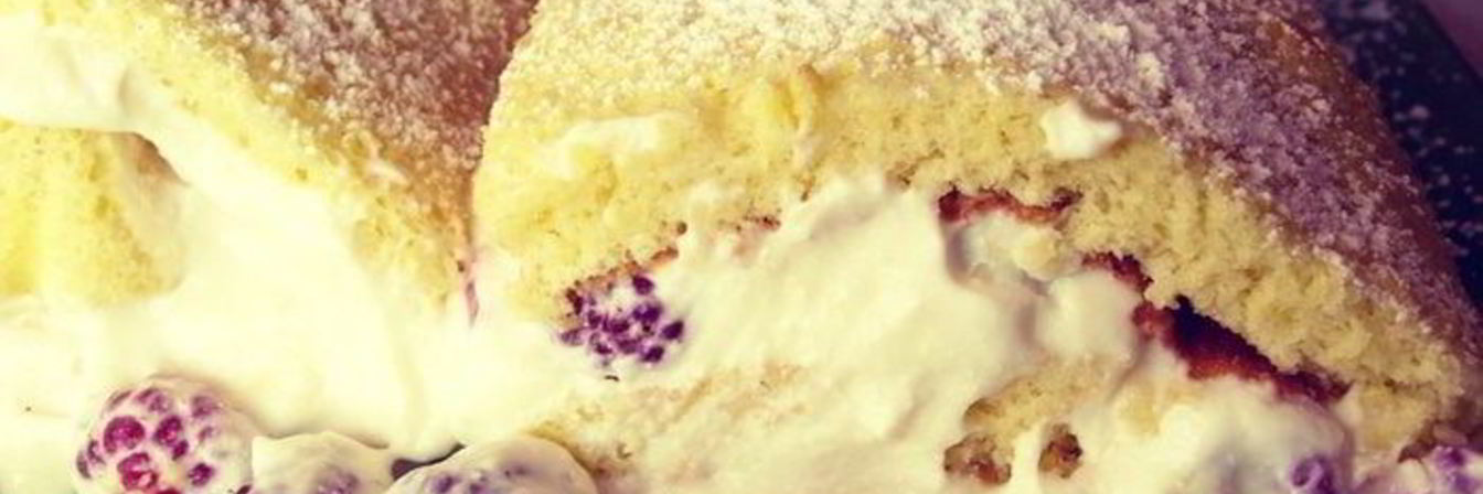 Бисквитный Рулет с Творожной Начинкой