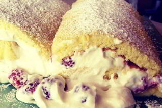 Бисквитный Рулет с Творожной Начинкой