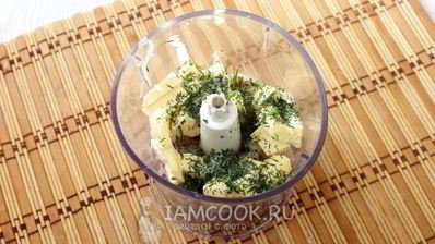 блинные рулетики с селедкой