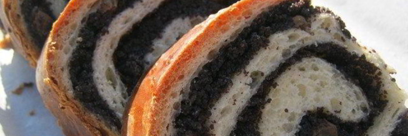 Дрожжевой рулет с маком