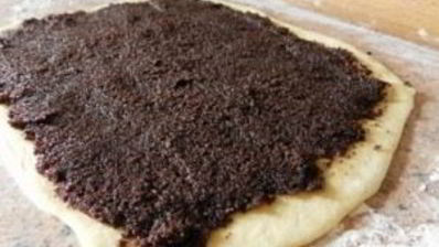 дрожжевой рулет с маком